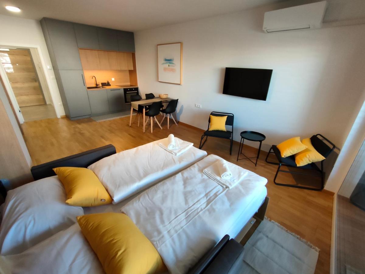 Bed & Breakfast Rezidenca Pipanova Любляна Экстерьер фото