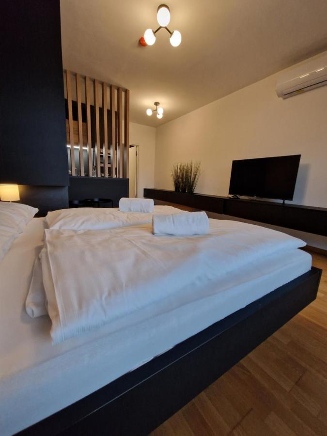 Bed & Breakfast Rezidenca Pipanova Любляна Экстерьер фото